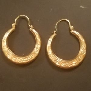 9k solid gold, air filled hoop earrings